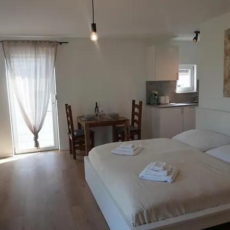 Hb-living Apartment-rheinblick Daire